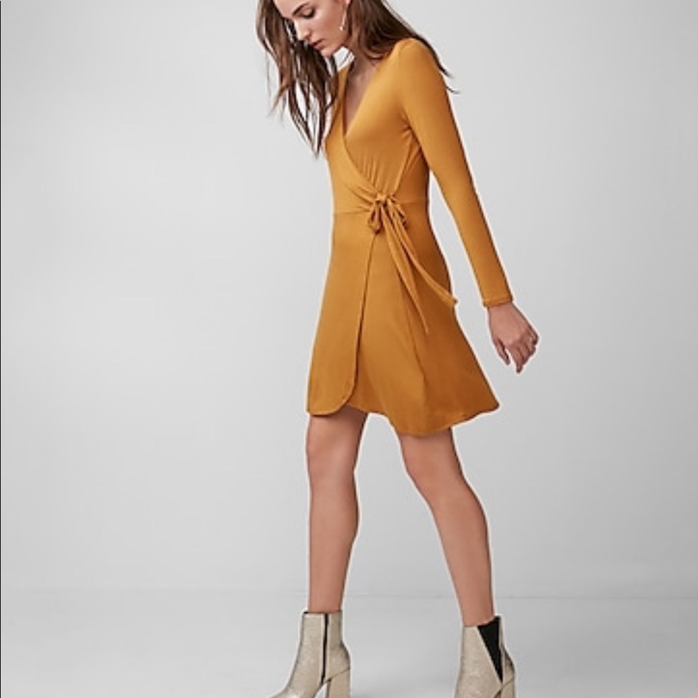Long sleeve Wrap Dress - Picture 2 of 7